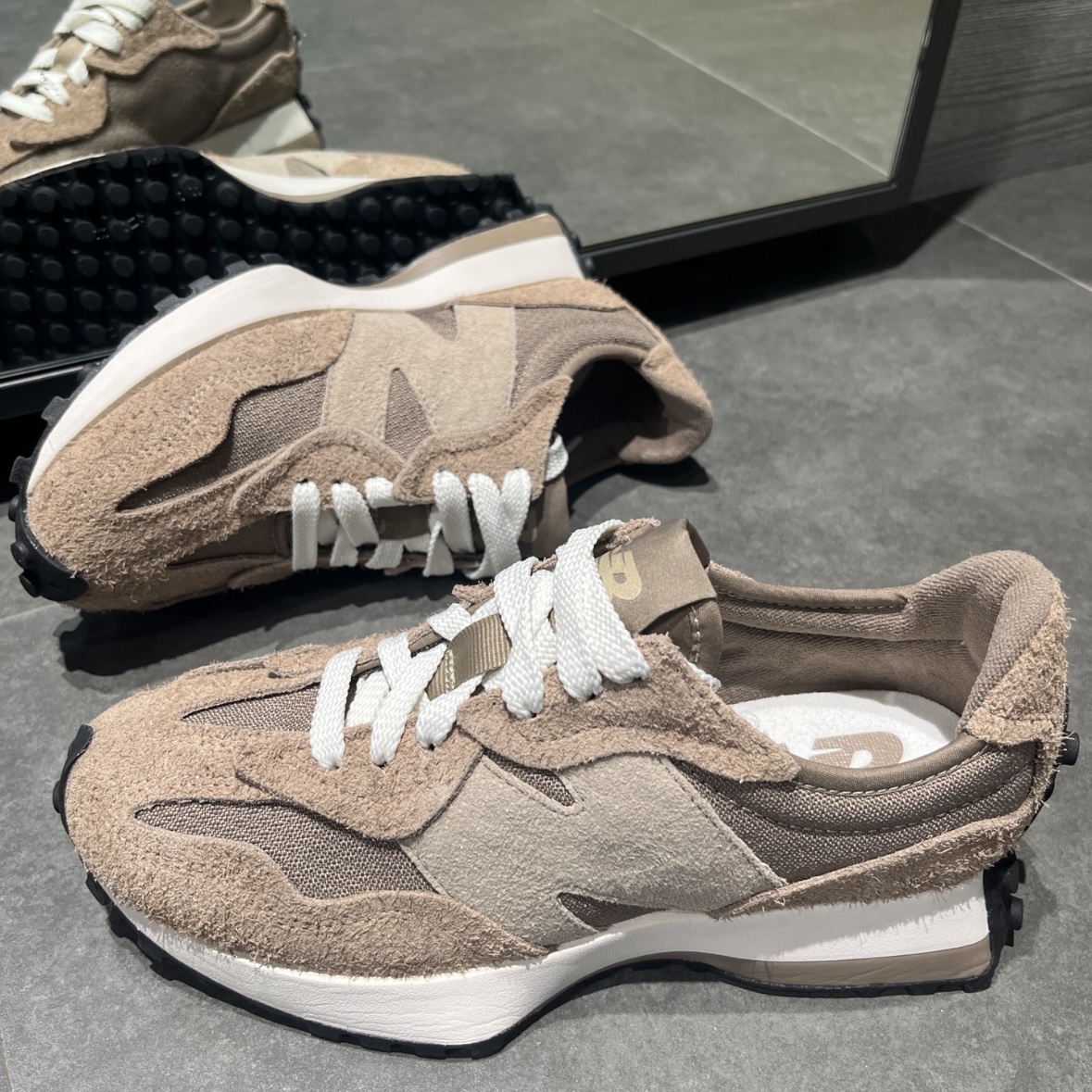 New Balance NB 327 sporty, com - مراجعة Women'S Shoes New Balance وسعره